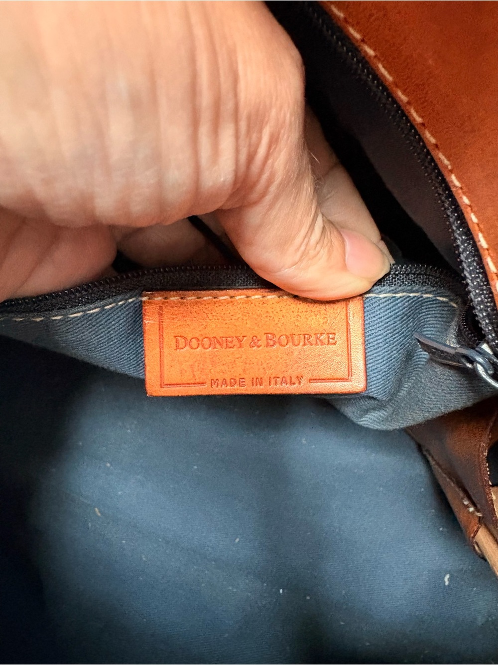Dooney & Bourke Women’s Leather Tote Bag in Saddle Brown - pre loved condition - Picture 6 of 10